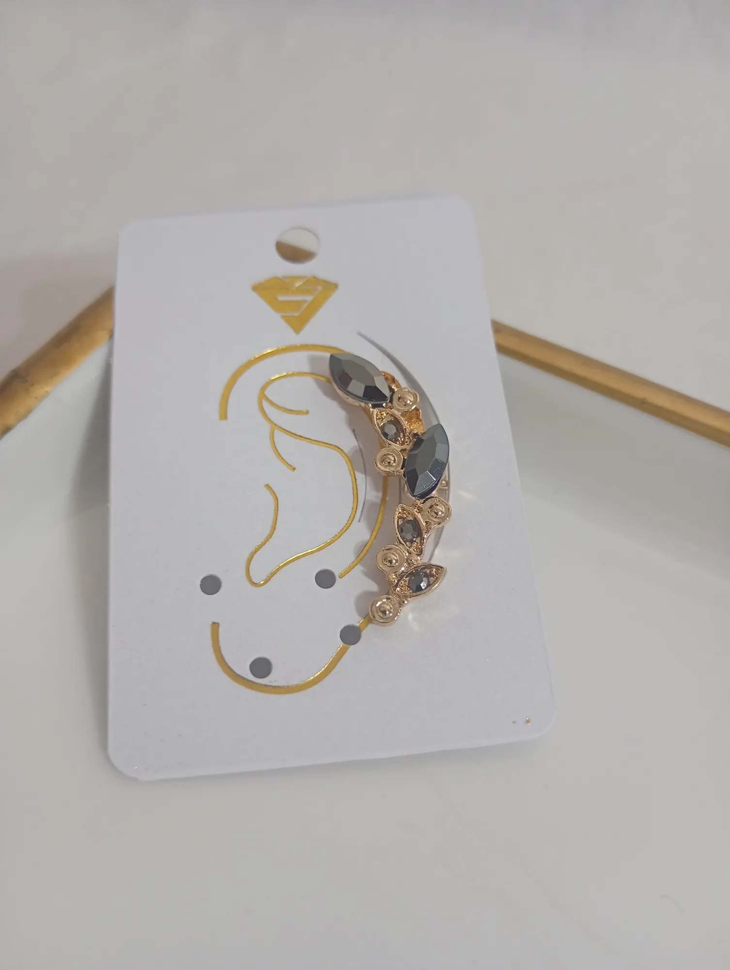 Brinco estilo ear cuff / piercing de pressão — foto 1